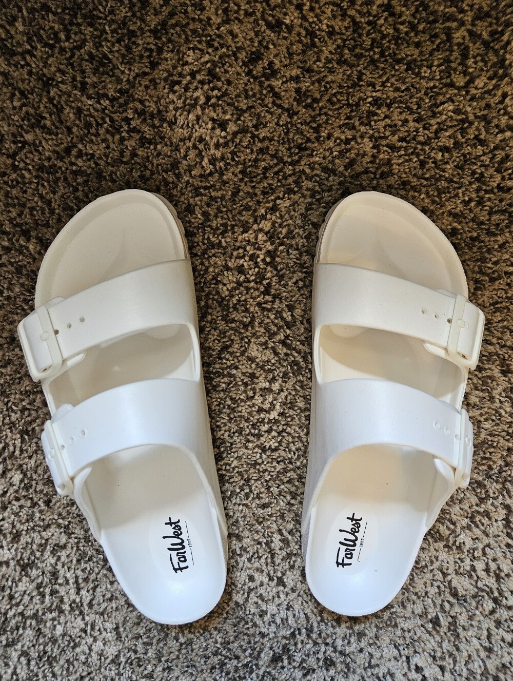 size 10 white slides
